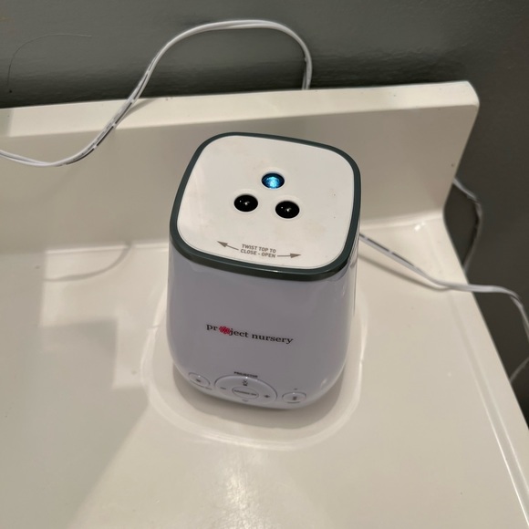 Project Nursery Sound Machine/Light/Projector - Picture 2 of 9